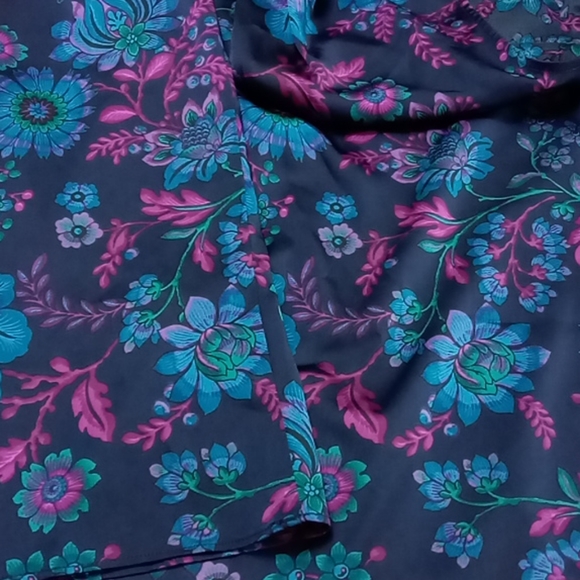 Jones New York Silky Sleeveless Floral Blouse - Picture 9 of 10